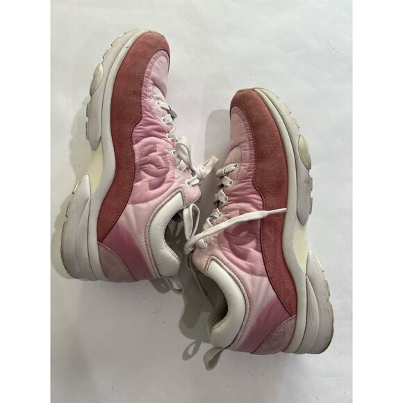 CHANEL Suede Calfskin Sneakers in Pale Pink - Picture 5 of 7